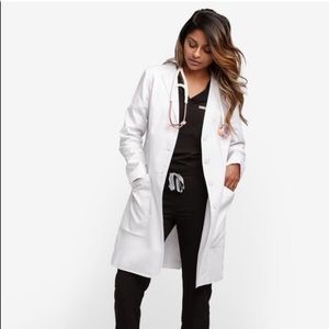FIGS Classic White Lab Coat Jacket Women’s Medium